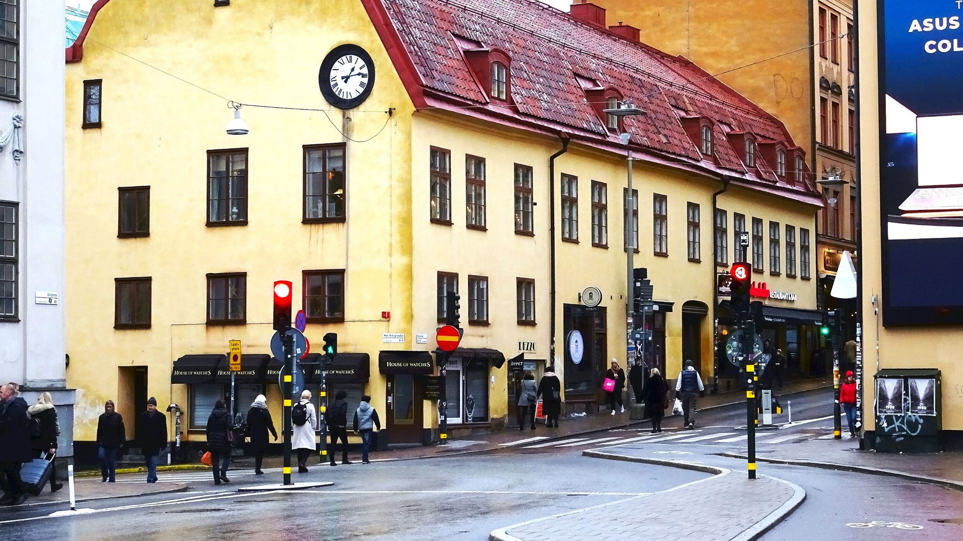 Huset du ser blev flyttat 1902, ca 33 meter, se noga!